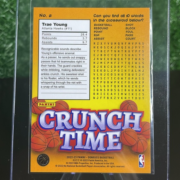 74. Panini CRUNCH TIME Purple TRAE YOUNG ๐ฅ๐๐ฅ2022-2023 - Picture 2 of 2